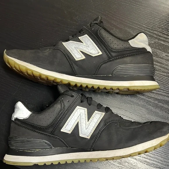 New balance shoes - Picture 2 of 4